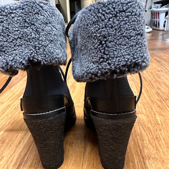 Tory Burch Fairfax wedge boots size 7 Euc - Picture 2 of 5